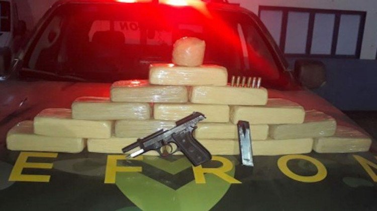 Homens transportando droga trocam tiros com policiais e um acaba baleado em Mato Grosso