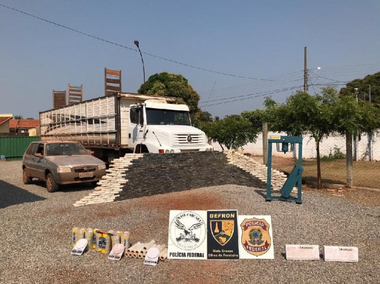 Mais de 600 quilos de drogas são apreendidas em caminhão