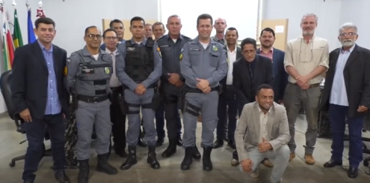 Câmara homenageia Policiais Militares que conseguiram inibir um assalto seguido de cárcere privado