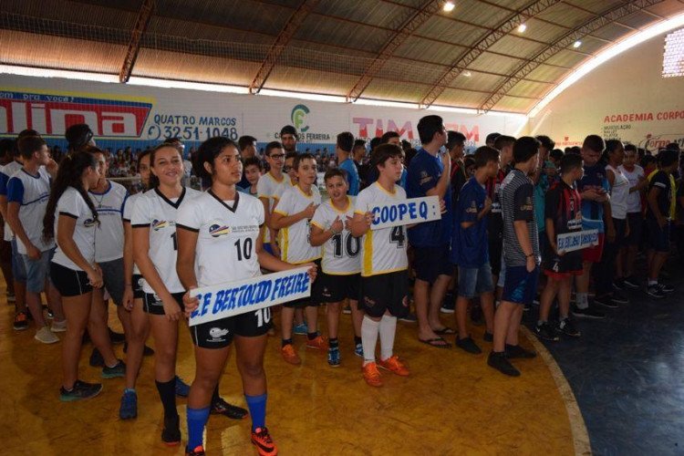 Judiciário utiliza o esporte para se aproximar de crianças em Quatro Marcos