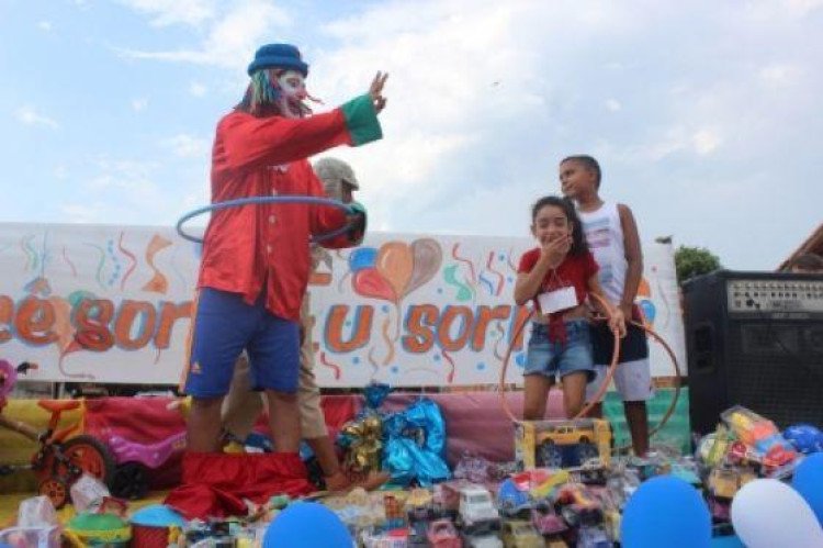 Estudante cria vaquinha virtual para criar parquinho e realizar sonho de crianças