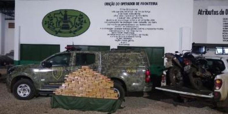 Gefron apreende 121 tabletes de cocaína