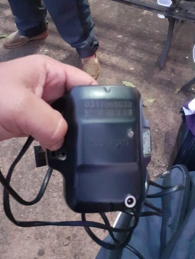 GLÓRIA D'OESTE: PM encontra tornozeleira eletrônica dentro de bolsa