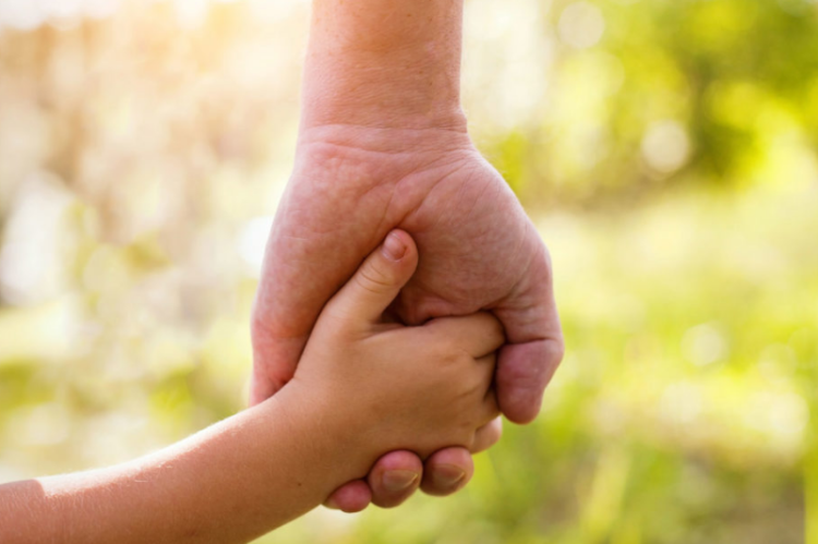 Casal realiza sonho de ter um filho por meio do projeto Entrega Legal