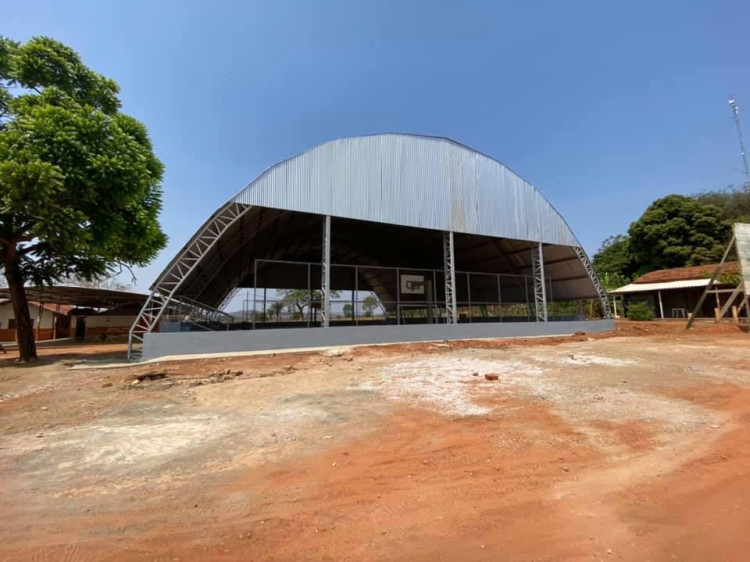 Quadra Poliesportiva é entregue à população da comunidade Barra Clara; inauguração será em breve