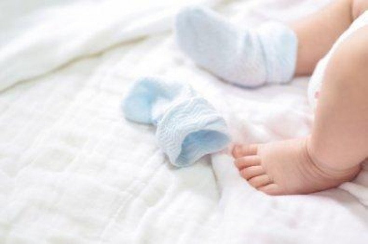 TRAGÉDIA: Mãe dorme durante amamentação e bebê morre sufocado em Cáceres
