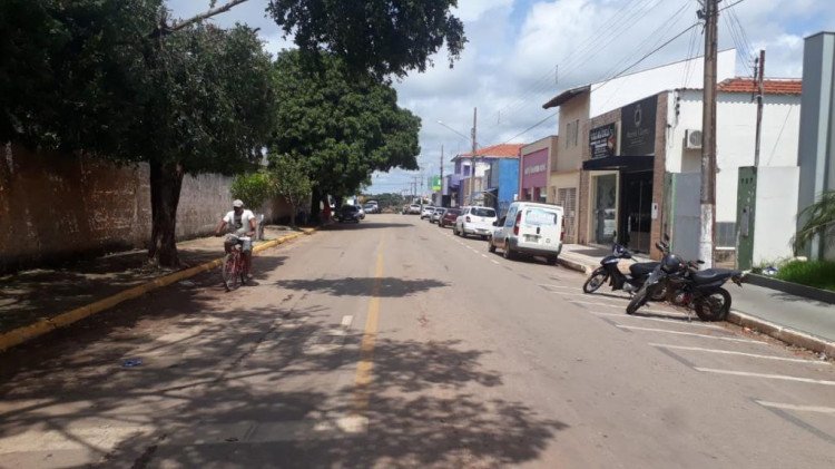 Jamis Silva requer e Departamento de Trânsito de Quatro Marcos  faz levantamento de placas de sinalização no município