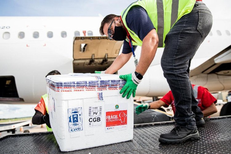 Mato Grosso recebe 28,8 mil doses da CoronaVac nesta quarta-feira (10)