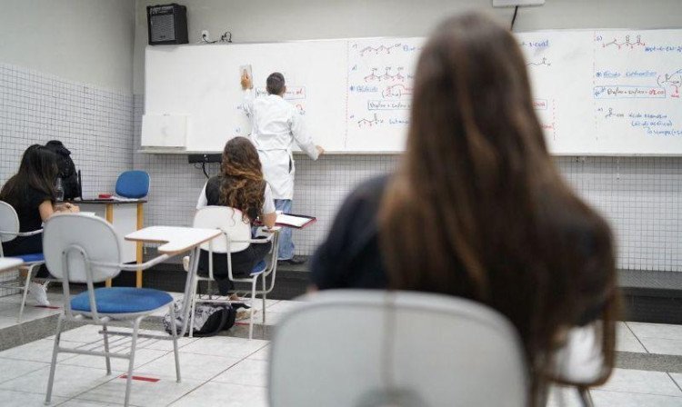 Secretaria de Educação homologa documento de implementação do novo Ensino Médio em MT