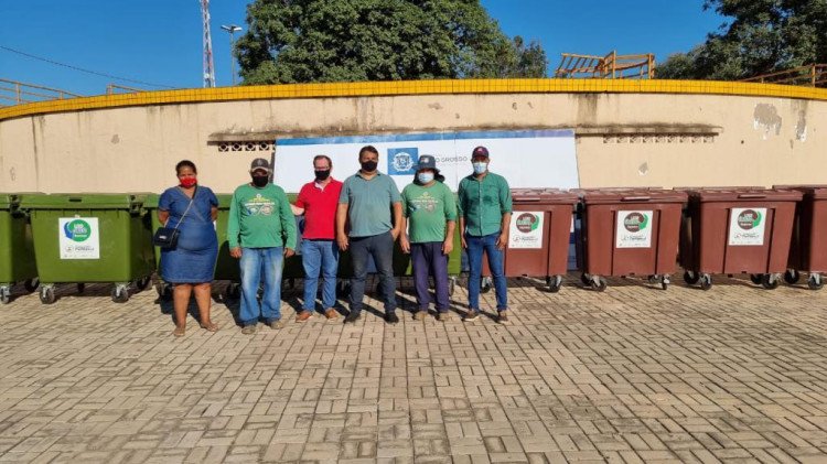 Quatro Marcos recebe contêineres do Consórcio Nascentes do Pantanal para Programa de Coleta Seletiva