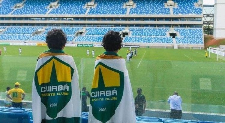 Governador sanciona lei que permite público testado ou vacinado nos estádios de MT