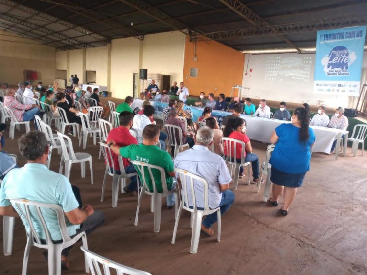 Quatro Marcos lança Programa Mais Leite em 1º Encontro com Produtores de Leite