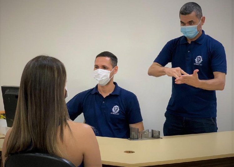 ACESSIBILIDADE: Atendimento exclusivo a surdos completa 1 ano com centenas de pessoas atendidas no Detran