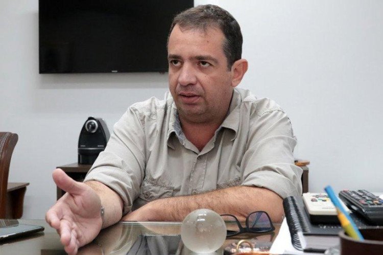 Cachaça fabricada em Quatro Marcos é motivo de polémica etílica