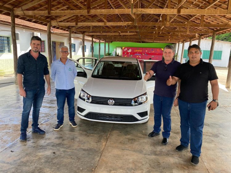 APAE de Quatro Marcos recebe veículo 0 KM através de emenda parlamentar do Deputado Estadual Valmir Moretto