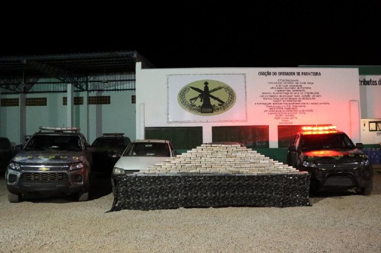 Gefron apreende carga de pasta base de cocaína avaliada em R$ 3,2 milhões