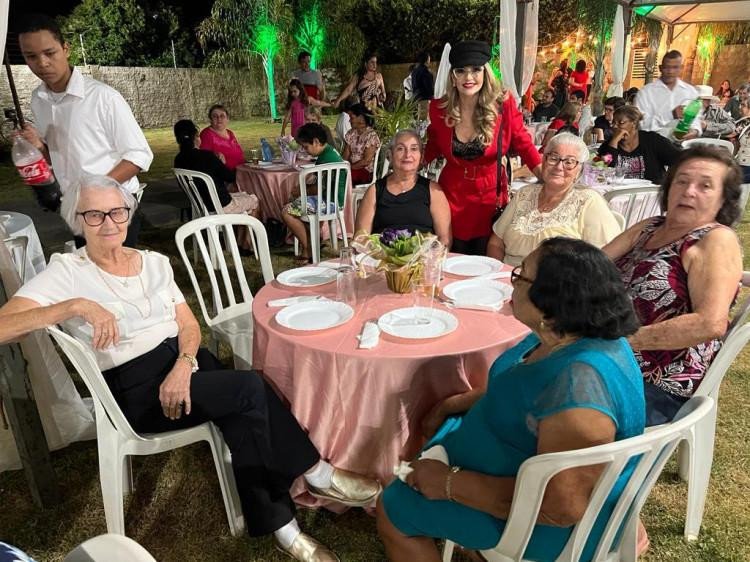 Secretaria de Assistência Social realiza evento especial do Dia das Mães no Centro de Convivência do Idoso