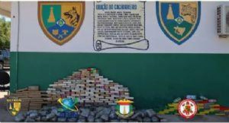 Bolivianos e brasileiros são suspeitos de atravessarem a fronteira a pé levando quase 280 kg de droga em Cáceres