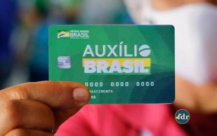 Auxílio Brasil e Auxílio Gás vão depositar pagamentos antecipadamente