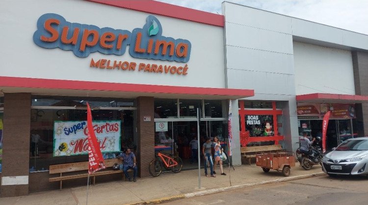 SUPERLIMA completa 40 anos e sorteia prêmios de 30 mil em dinheiro e 10 vale compras de mil reais; Hoje tem sorteio de 10 mil reais em dinheiro e 3 vale compras de um mil reais