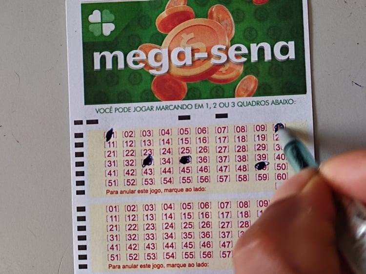 Mega-Sena acumula e prêmio vai para R$ 42 milhões