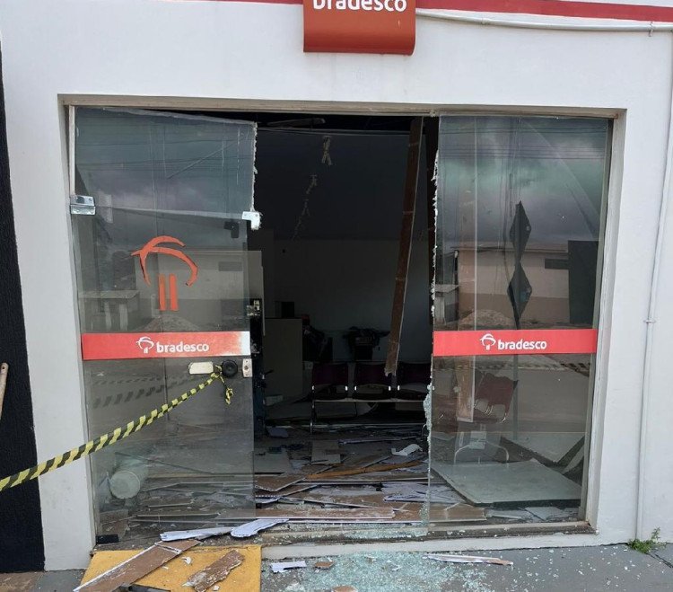 Polícia Civil prende três suspeitos de armar bombas caseiras para explodir caixa eletrônico