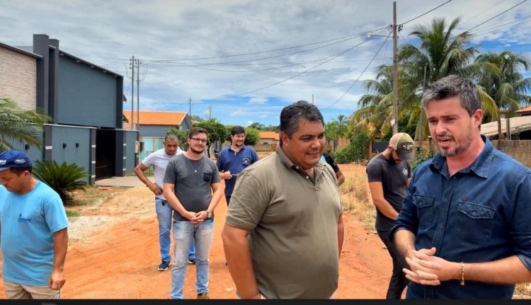 Prefeito Jamis Silva e vice Ademilson Valverde  anunciam em “live” ordem de serviço de pavimentação asfáltica