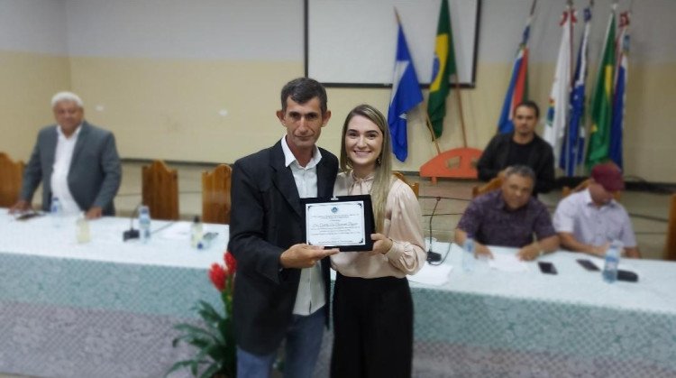 Dentista recebe Moção de Congratulação da Câmara de Vereadores de São José dos Quatro Marcos,  pelos atendimentos aos alunos da APAE