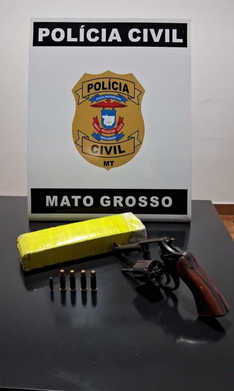 Polícia Civil apreende arma de fogo, munições e drogas durante cumprimento de mandado em São José dos Quatro Marcos