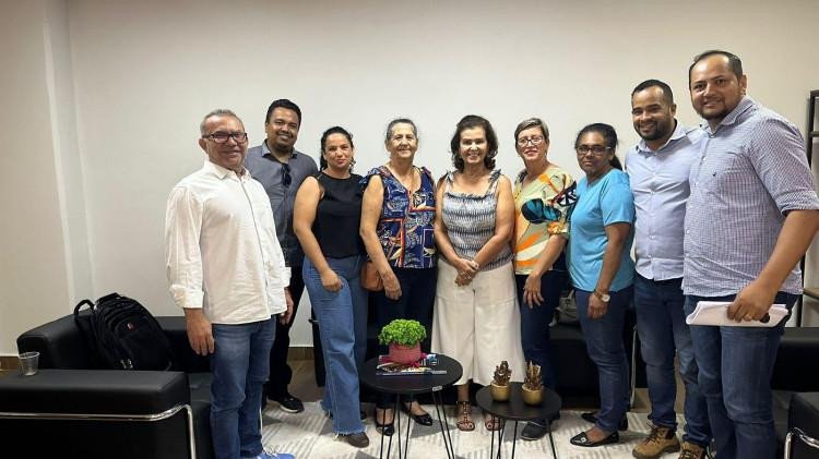 Prefeitura Municipal de Quatro Marcos e Associação de Mulheres Rurais apresenta projeto de cultivo de Banana da Terra Irrigada a SEAF/MT