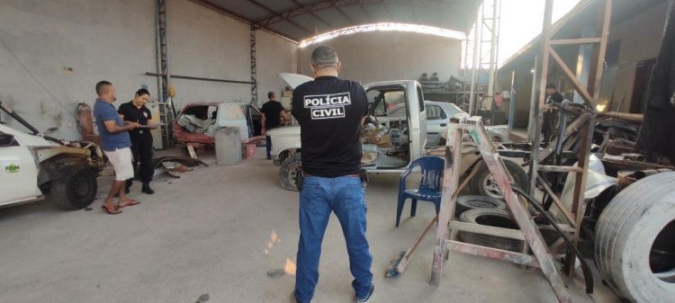 Polícia Civil cumpre 177 ordens judiciais com foco em empresas envolvidas em roubos e desmanche de caminhões