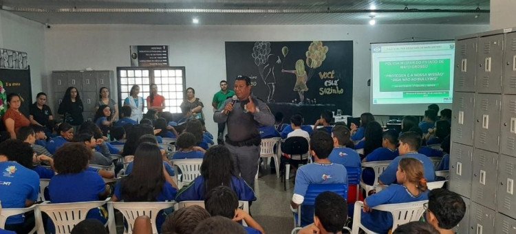 Polícia Militar realiza palestra educativa sobre o combate ao Bullying na escola em Mirassol D’Oeste