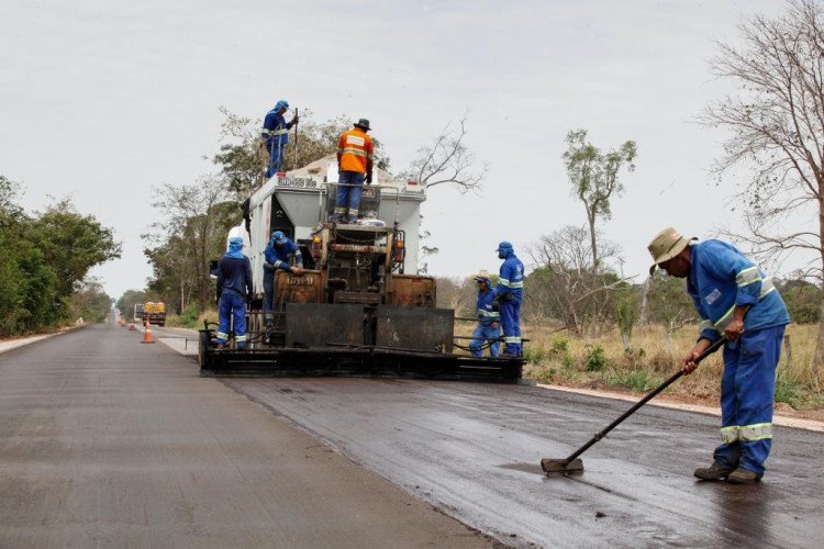 Empresas São Notificadas por Descumprimento Contratual na Construção de Pavimentação Asfáltica em Mirassol D'Oeste