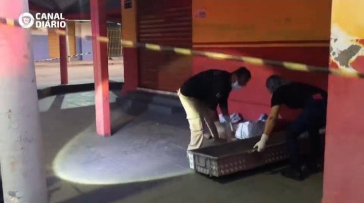 Moradora de rua é encontrada sem vida em varanda de lanchonete em Mirassol D'Oeste