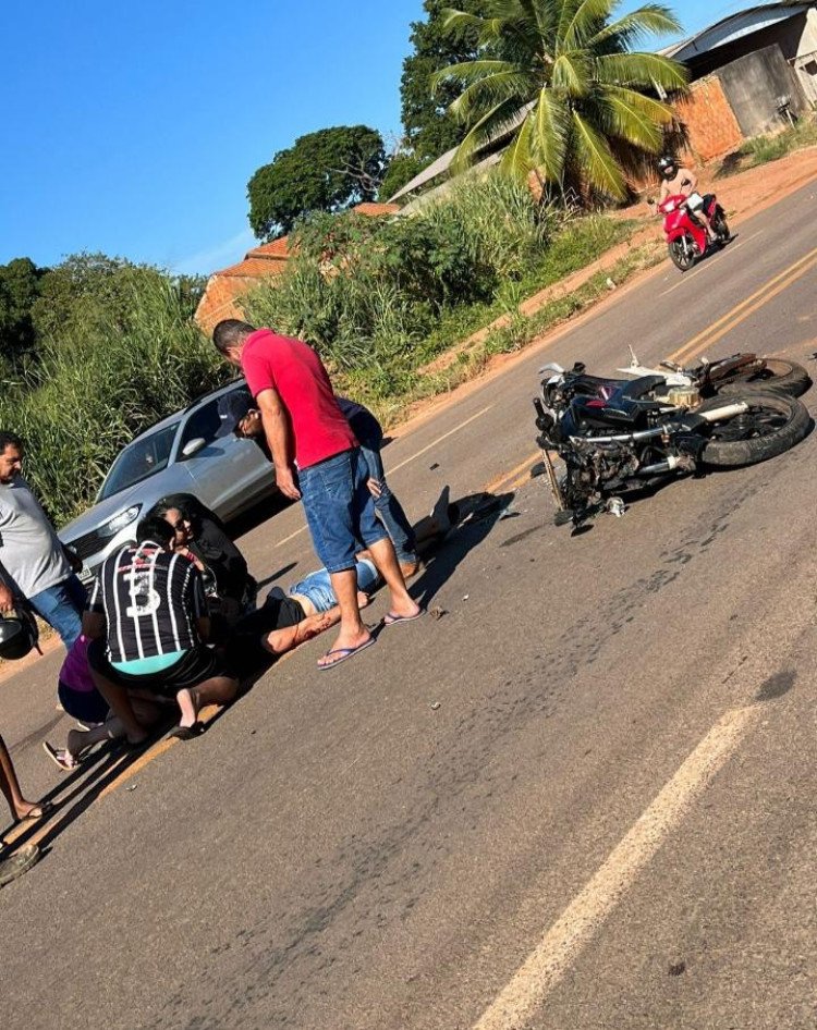 Acidente na Avenida São Paulo em São Jose dos Quatro Marcos  deixa jovem motociclista morto; colisão entre veículo e moto resulta em fatalidade na entrada do bairro Jardim Bela Vista