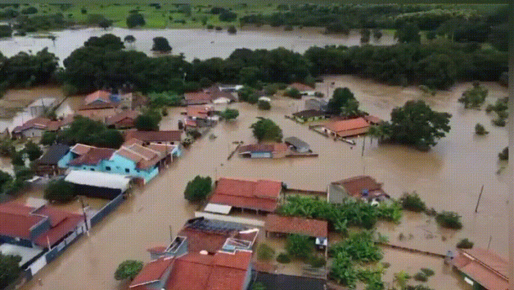 Fortes chuvas causam alagamentos e mobilizam equipes de socorro em Rio Branco e Salto do Céu