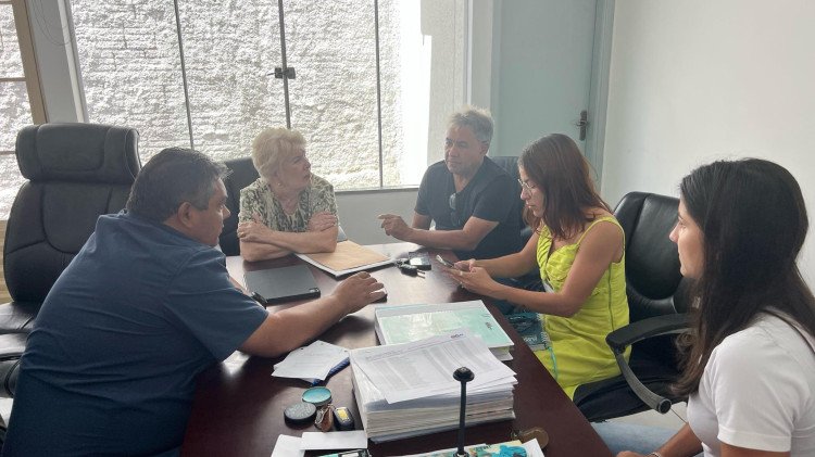 ONG Causa Animal 4 Marcos  e Prefeitura Discutem Soluções para Cães de Rua;  Reunião Garante Abrigo Provisório para Animais