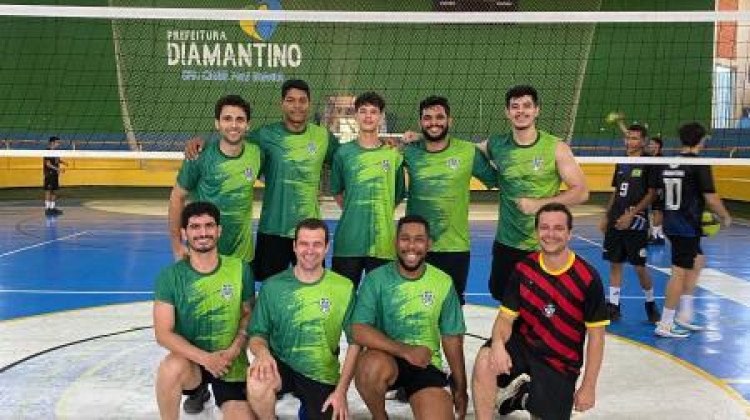 Equipe de Voleibol Inovallis de São José dos Quatro Marcos conquista o 3º lugar na categoria masculina entre 20 times, representando com orgulho o município em competição estadual