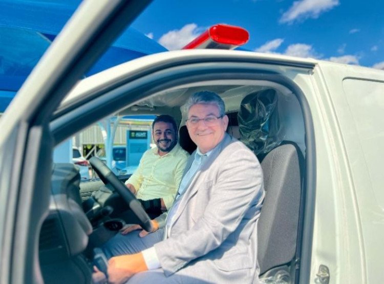 Deputado Moretto destina ambulância para Rio Branco