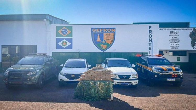 Na BR-174  Mirassol D'Oeste, PRF e GEFRON apreendem carga de drogas e prendem dupla por tráfico e associação