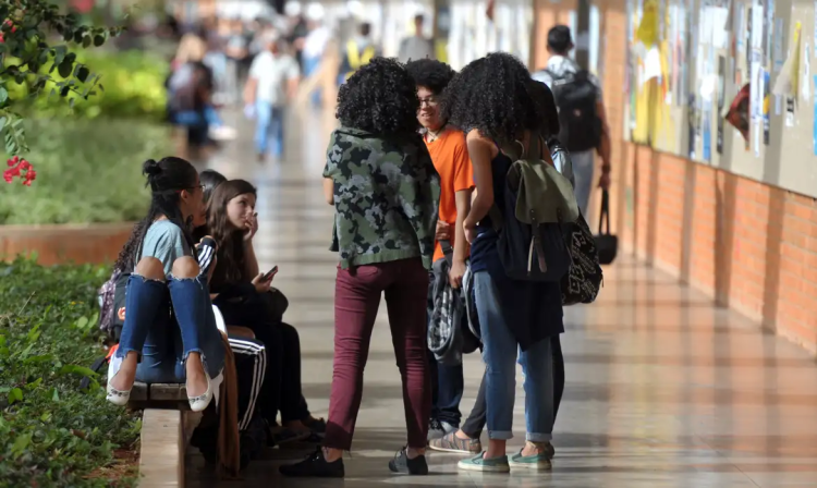 Oportunidade prorrogada: R$ 35 mil para negros estudarem no exterior com o Black STEM