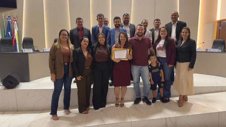 Câmara Municipal homenageia advogada Mércia Vilma do Carmo por destaque à frente do Conselho de Segurança Pública (CONSEG)