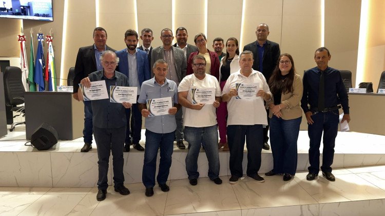 CÂMARA MUNICIPAL DE SÃO JOSÉ DOS QUATRO MARCOS PRESTA HOMENAGEM A IDEALIZADORES DA CASA DE APOIO DE SÃO JOSÉ DOS QUATRO MARCOS EM BARRETOS