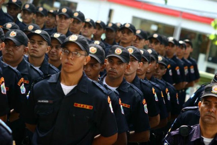 SEGURANÇA PÚBLICA: Governador apresenta reforço de 1.062 novos policiais militares, civis e bombeiros