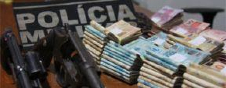 DIAMANTINO: Dupla rouba R$ 80 mil de Correios e é presa