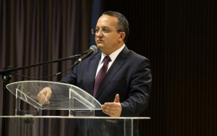 Governador defende pilares para democracia sólida