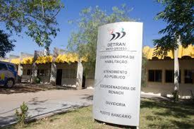 Detran volta a atender nesta sexta-feira