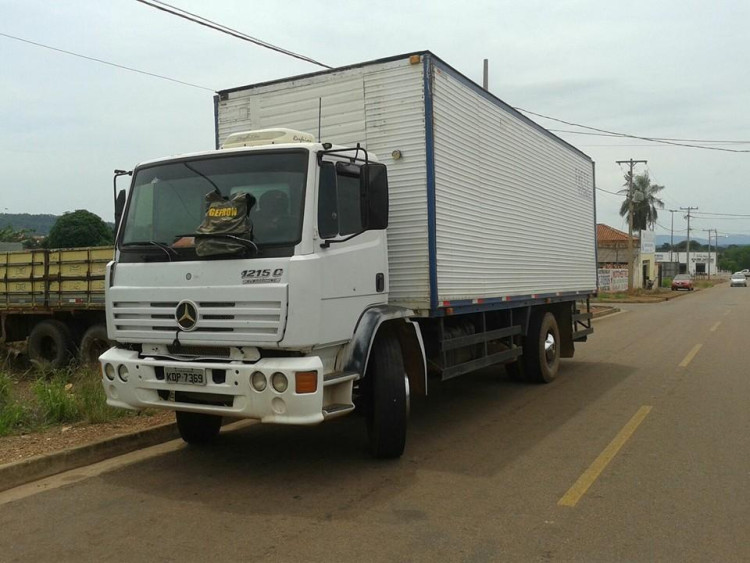 Gefron recupera na fronteira caminhão roubado