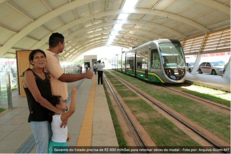 Taques consegue R$ 400 milhões para obras do VLT de MT
