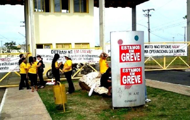 FIM DA GREVE: Detran volta a atender na segunda-feira